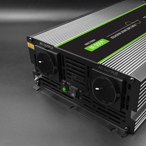 Qoltec Przetwornica napięcia Monolith | 2000W | 4000W | 12V na 230V | Czysty Sinus