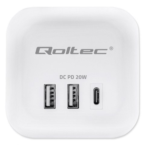 Qoltec Kostka zasilająca przedłużacz 6w1 z podświetlanym włącznikiem | 3x AC | 2x USB | 1x USB-C PD 20W | Biała | Kabel 2m