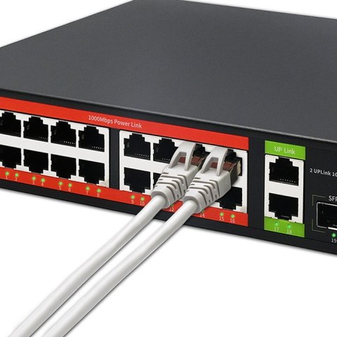 Qoltec Przełącznik sieciowy SWITCH Gigabit Ethernet PoE | 16x RJ45 | 2x RJ45 Uplink | 2x SFP | 1000Mb/s