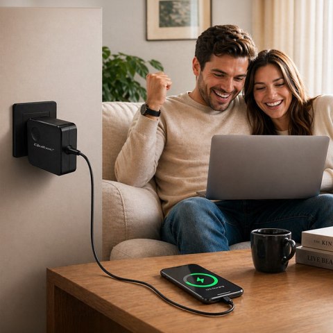 Qoltec Ładowarka sieciowa GaN Super Fast 100W | USB-C PD | 5-20V | 3-5A | Laptop | MacBook | Smartfon | kabel 1.8m